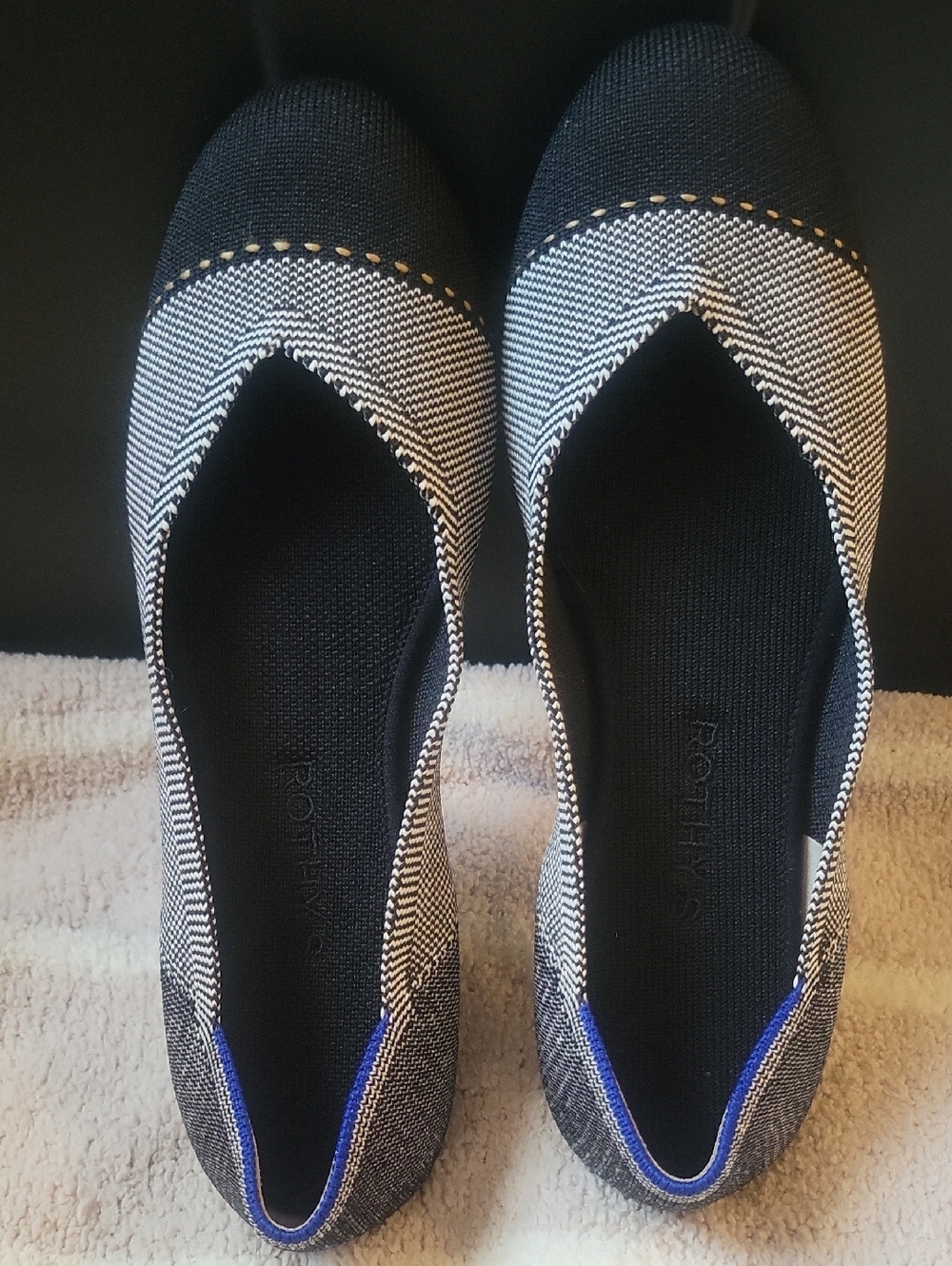 Rothy's Black & Gray Knit Pointed Toe Flats with Blue Trim Sz8 - Picture 2 of 8